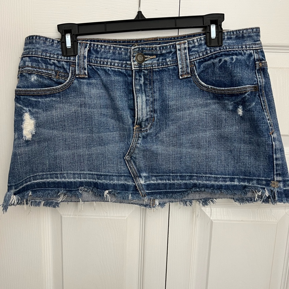 Abercrombie Women’s Size 8 Distressed Denim Mini Skirt